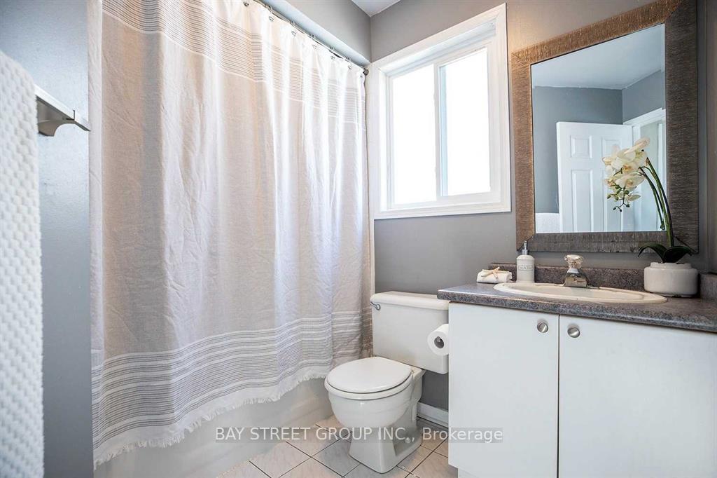 Photo 13 of 76 Meadowview Boulevard, Clarington, Bowmanville — HOMEH
