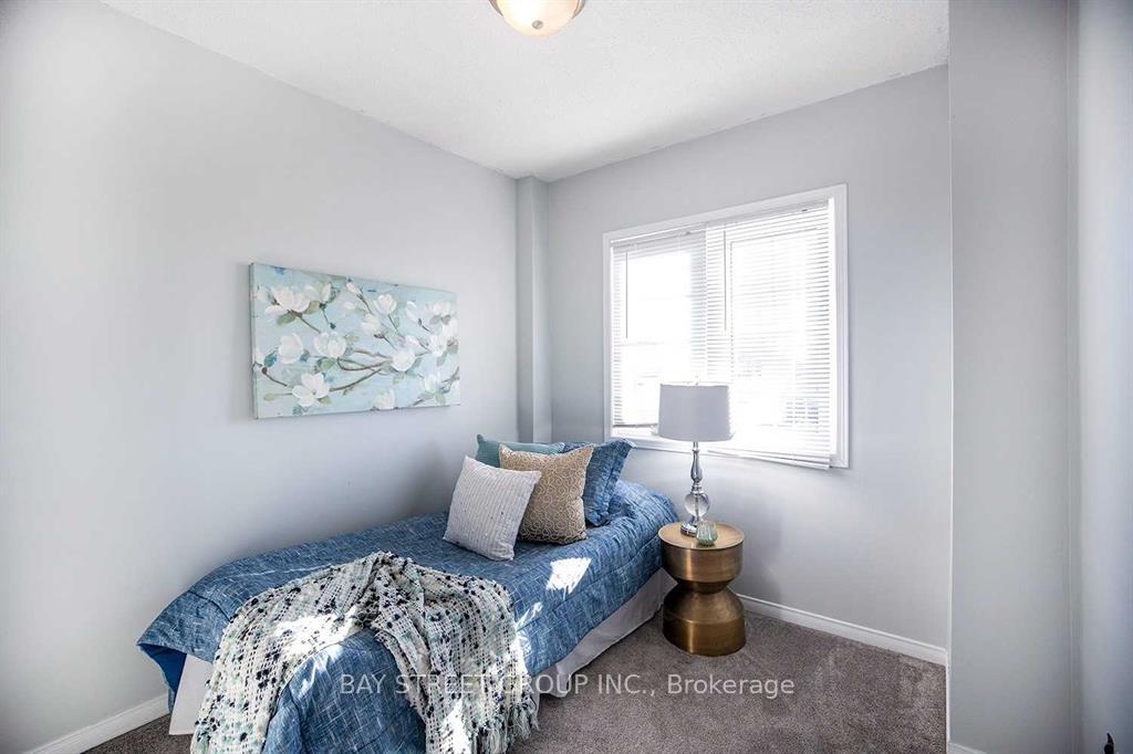 Photo 9 of 76 Meadowview Boulevard, Clarington, Bowmanville — HOMEH