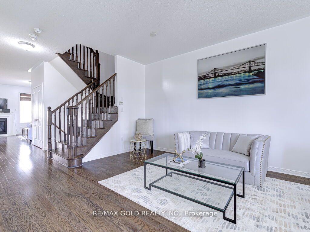 Photo 5 of 43 Zelda Road, Brampton, Sandringham-Wellington — HOMEH