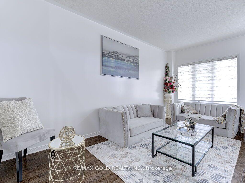 Photo 8 of 43 Zelda Road, Brampton, Sandringham-Wellington — HOMEH