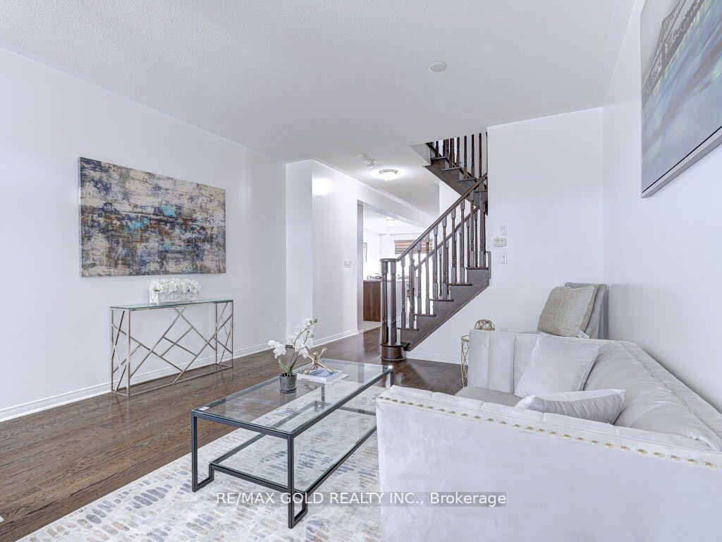 Photo 16 of 43 Zelda Road, Brampton, Sandringham-Wellington — HOMEH