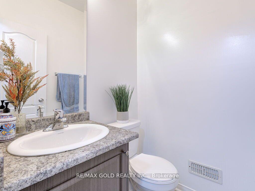 Photo 4 of 43 Zelda Road, Brampton, Sandringham-Wellington — HOMEH