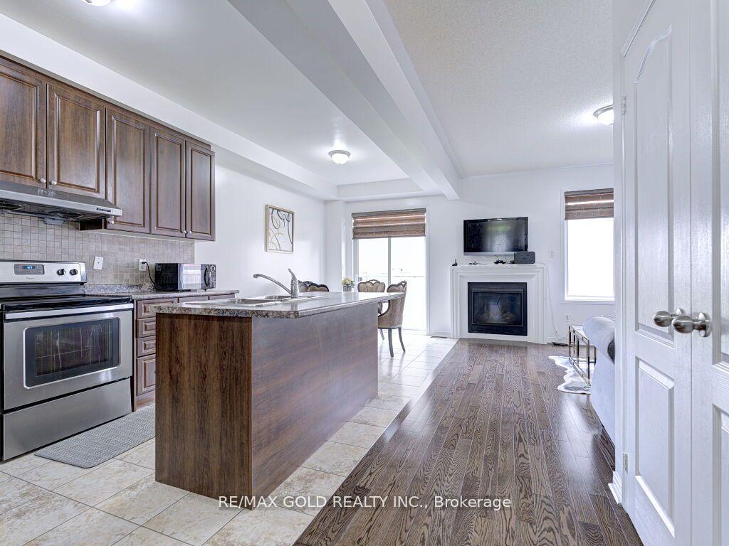Photo 7 of 43 Zelda Road, Brampton, Sandringham-Wellington — HOMEH
