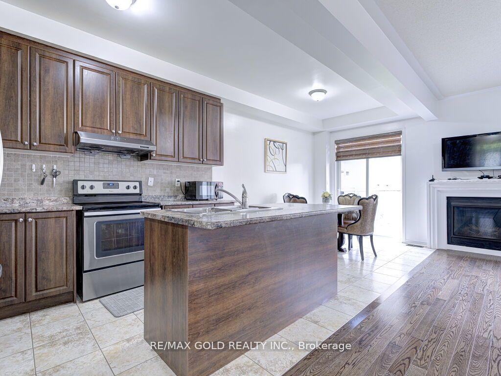 Photo 12 of 43 Zelda Road, Brampton, Sandringham-Wellington — HOMEH