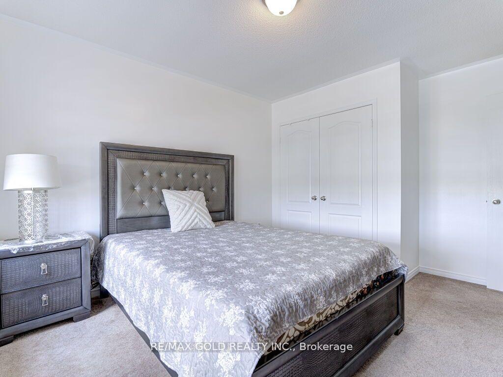 Photo 24 of 43 Zelda Road, Brampton, Sandringham-Wellington — HOMEH