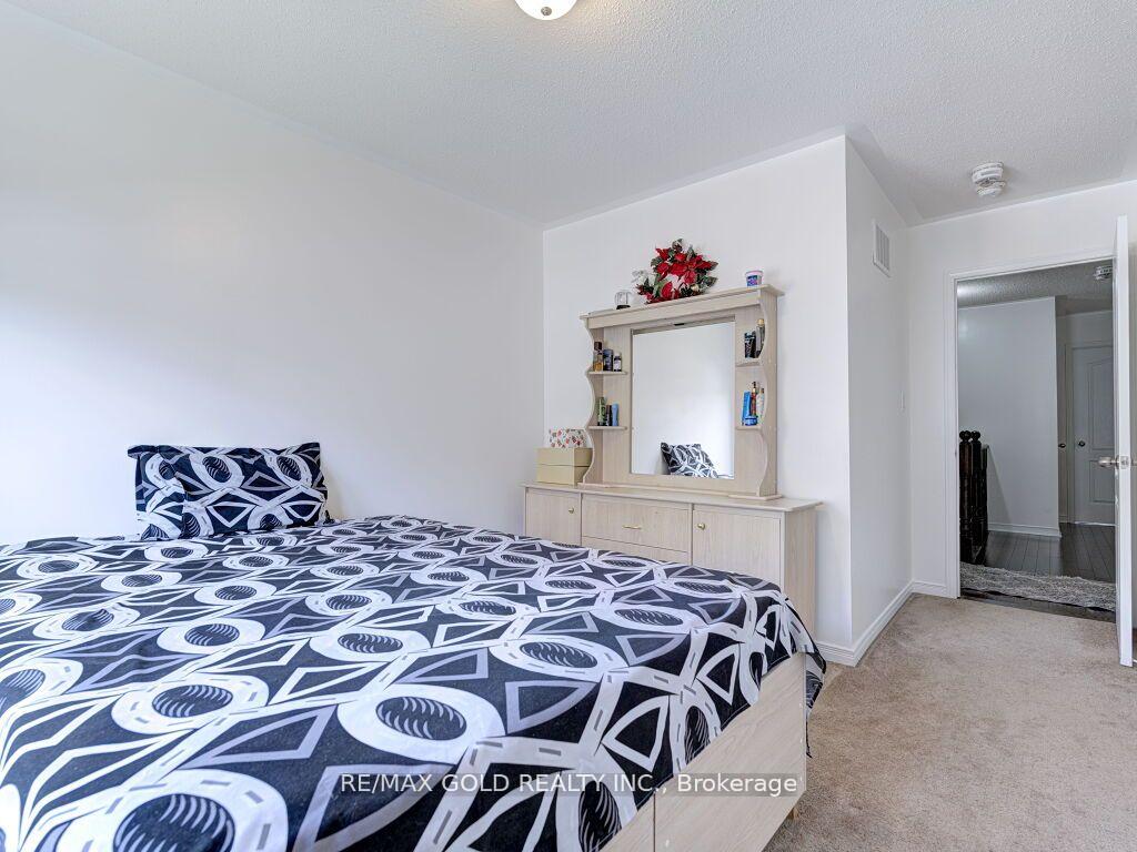 Photo 35 of 43 Zelda Road, Brampton, Sandringham-Wellington — HOMEH