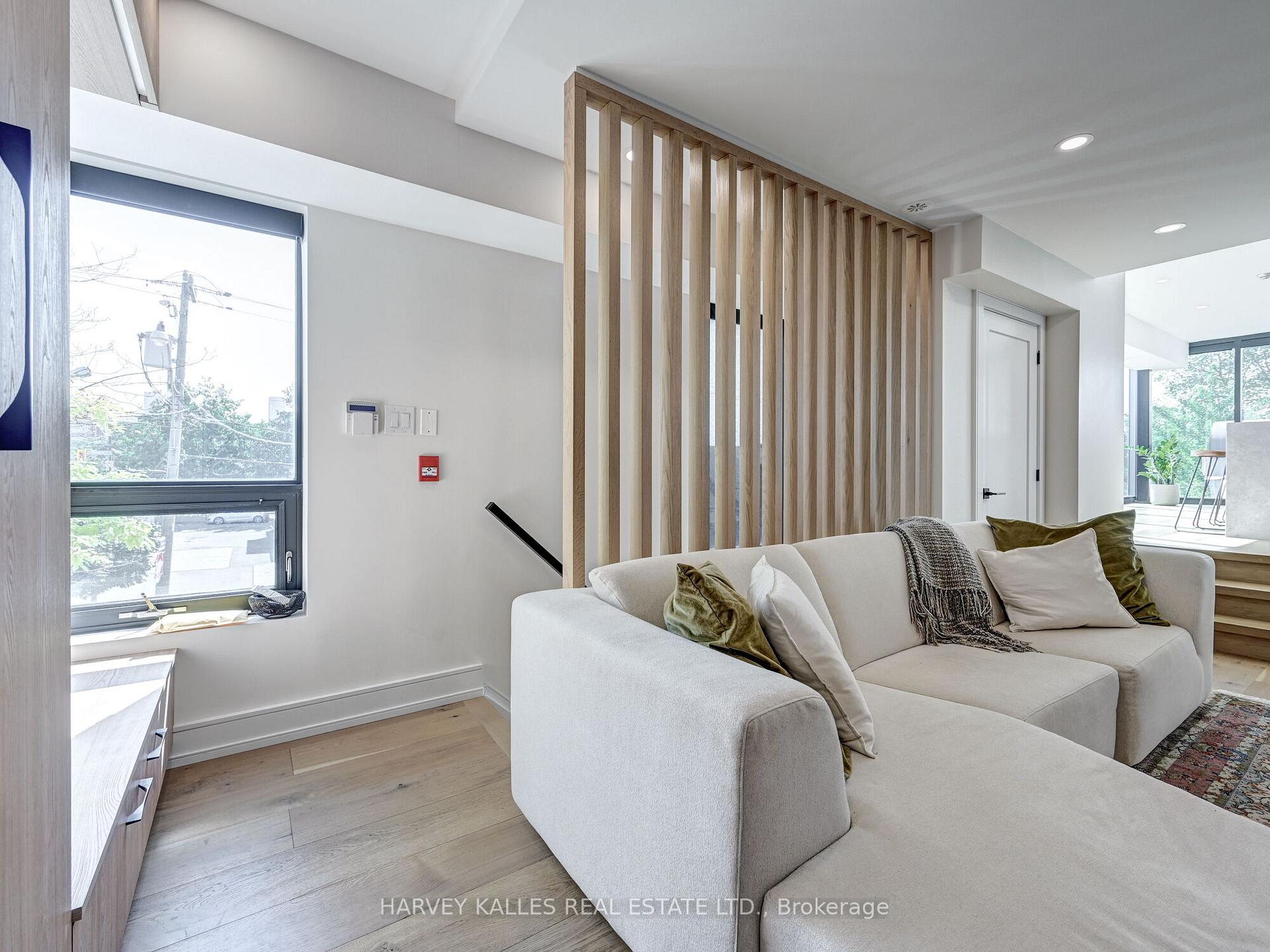 Photo 2 of Unit Upper, 885 Dundas Street W, Toronto, Trinity-Bellwoods — HOMEH
