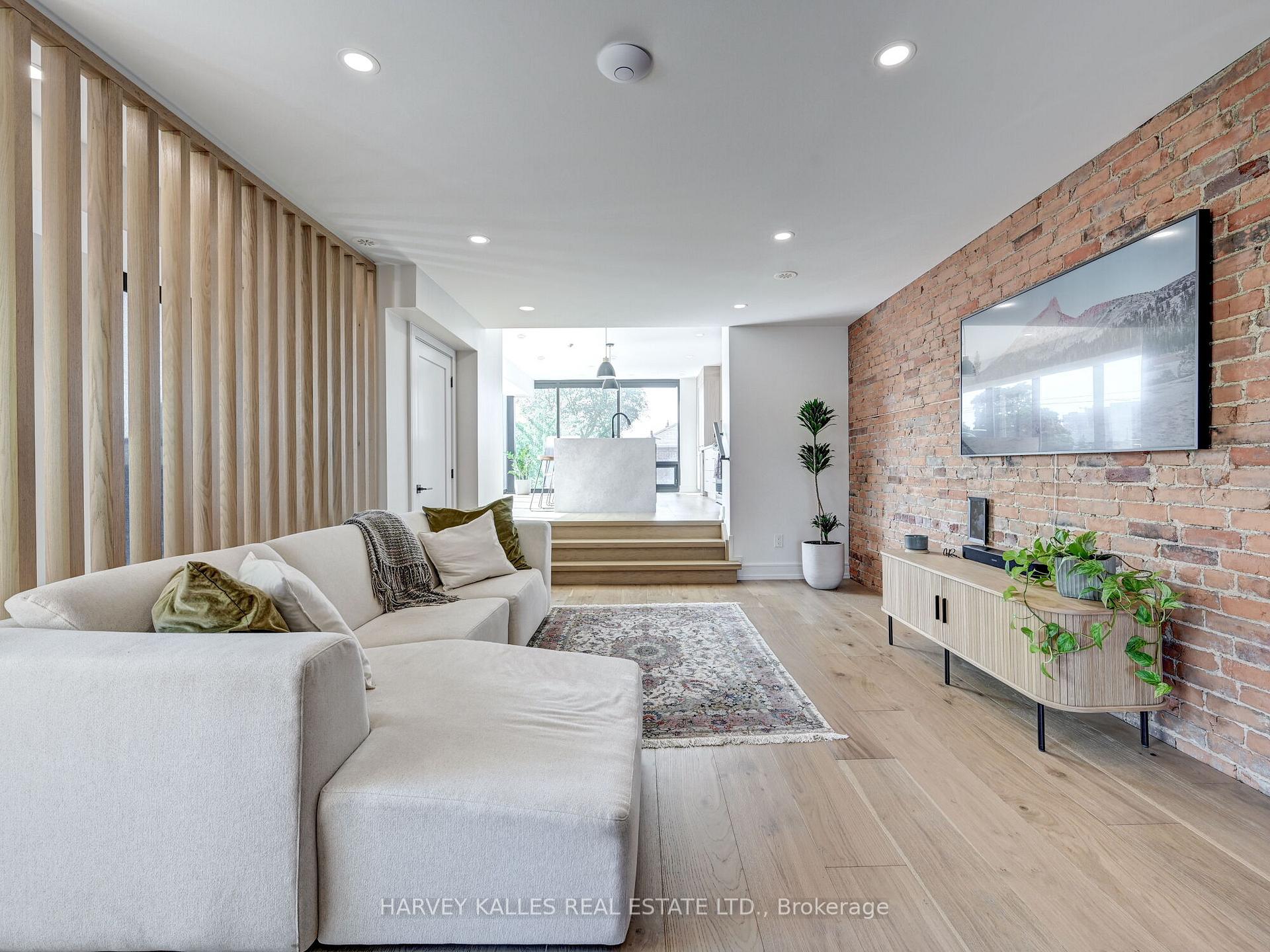 Photo 7 of Unit Upper, 885 Dundas Street W, Toronto, Trinity-Bellwoods — HOMEH