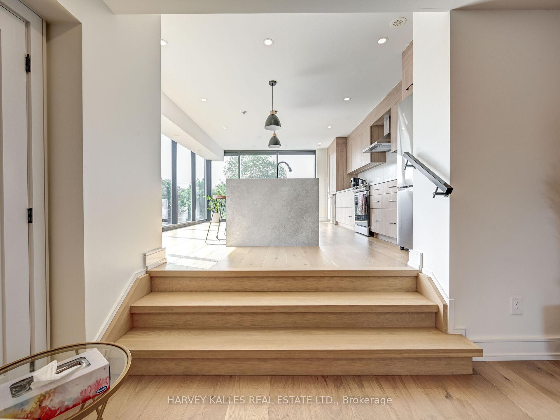 Photo 8 of Unit Upper, 885 Dundas Street W, Toronto, Trinity-Bellwoods — HOMEH