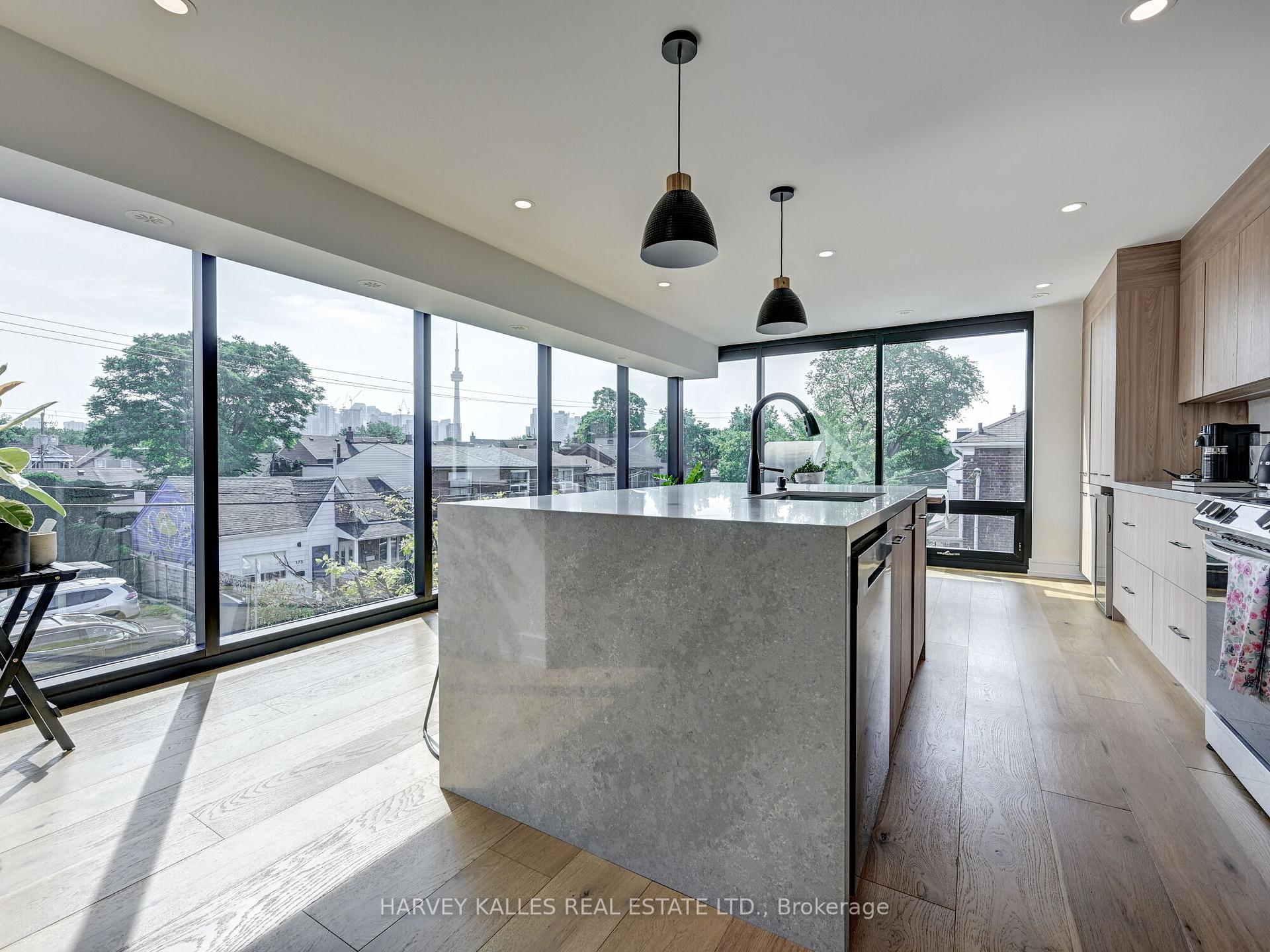 Photo 10 of Unit Upper, 885 Dundas Street W, Toronto, Trinity-Bellwoods — HOMEH