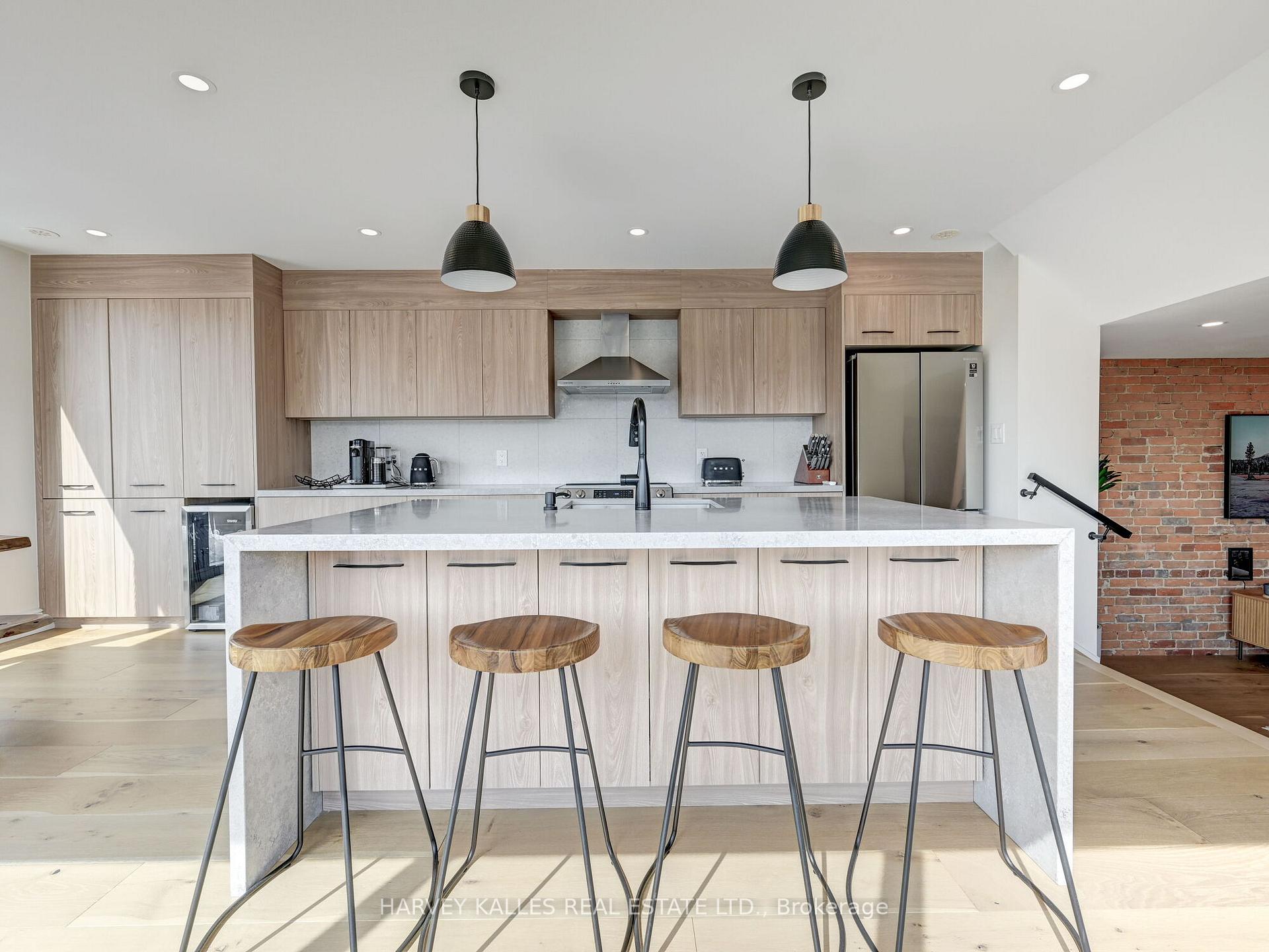 Photo 9 of Unit Upper, 885 Dundas Street W, Toronto, Trinity-Bellwoods — HOMEH