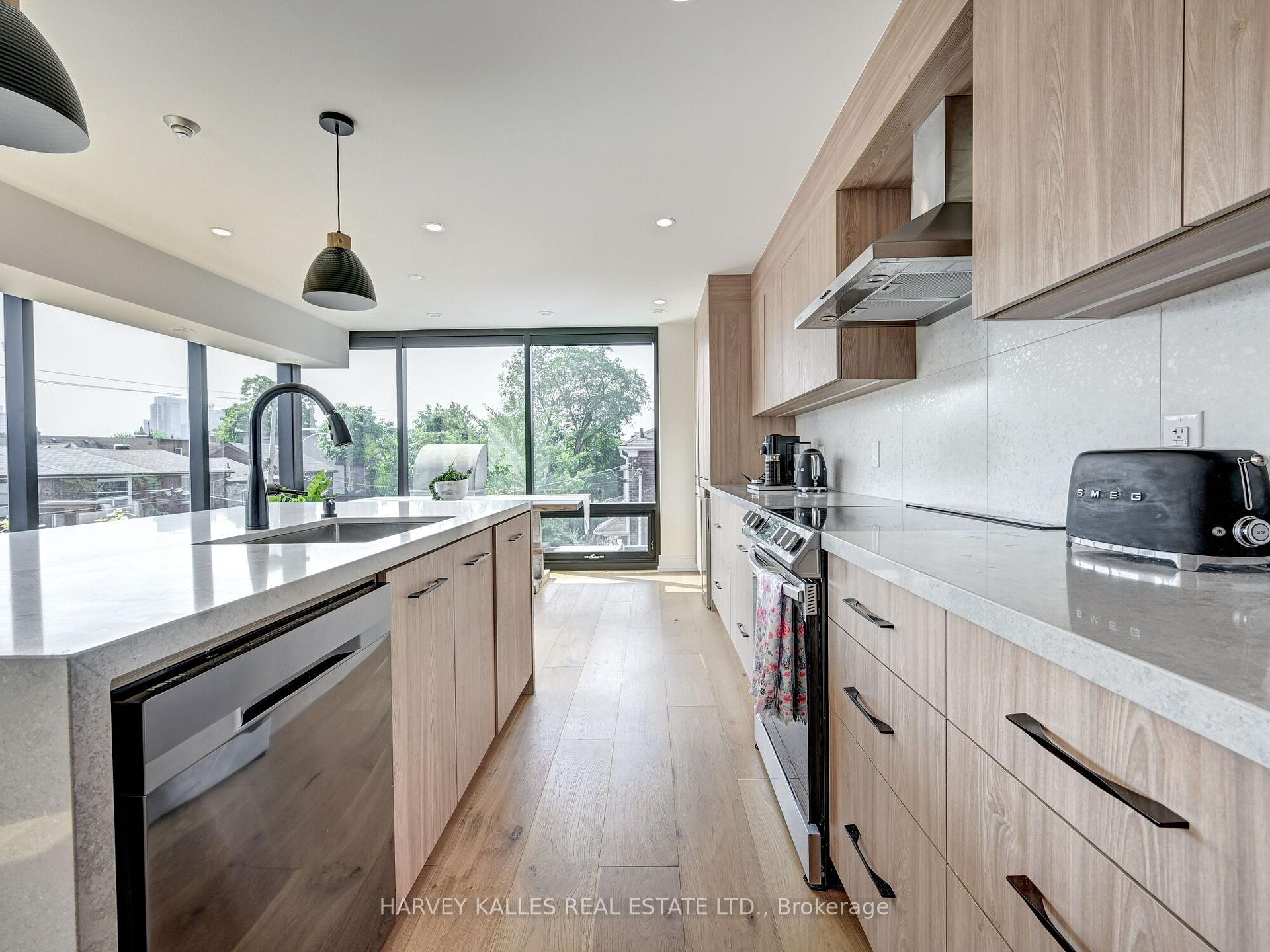 Photo 11 of Unit Upper, 885 Dundas Street W, Toronto, Trinity-Bellwoods — HOMEH