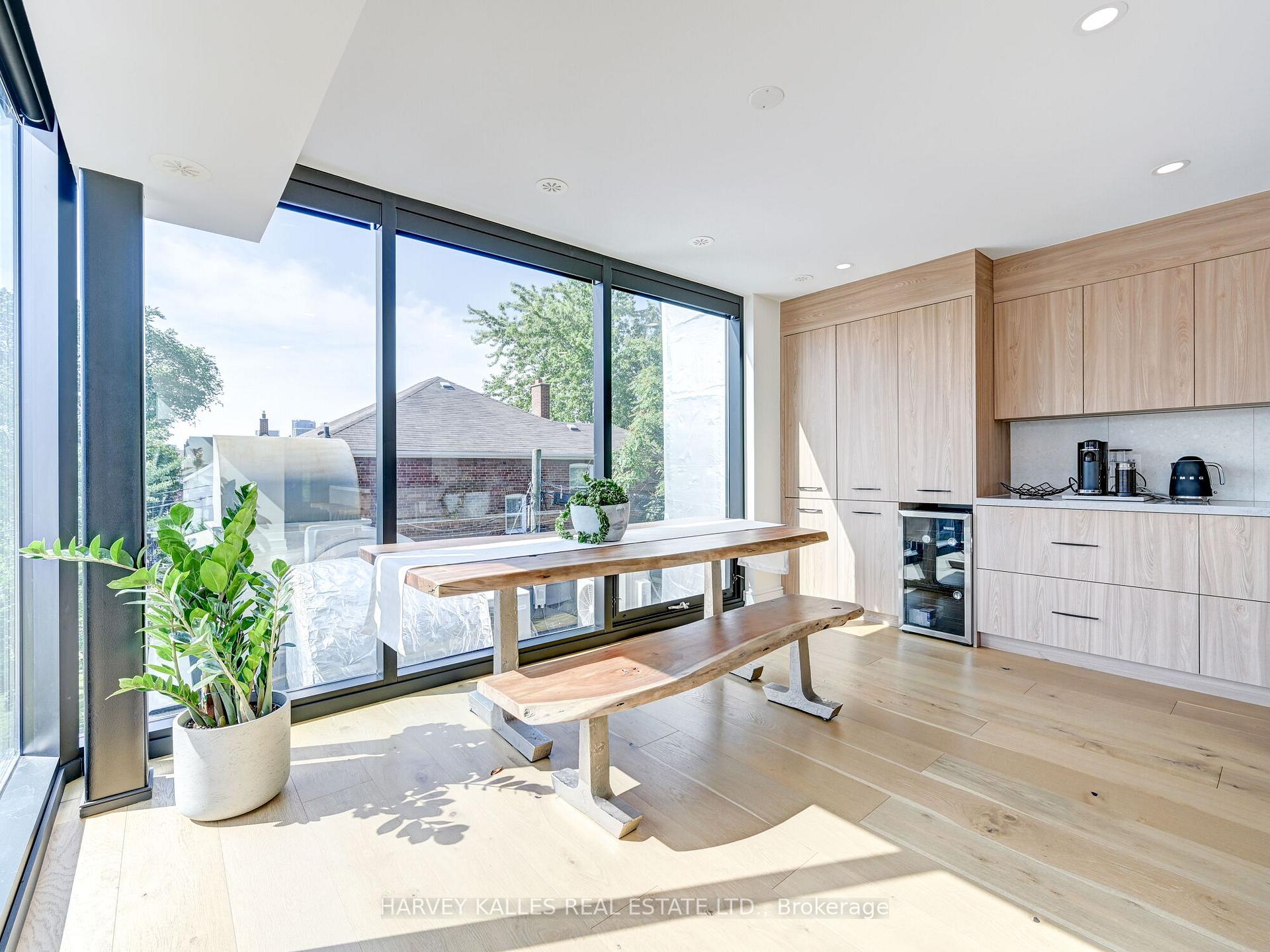 Photo 15 of Unit Upper, 885 Dundas Street W, Toronto, Trinity-Bellwoods — HOMEH