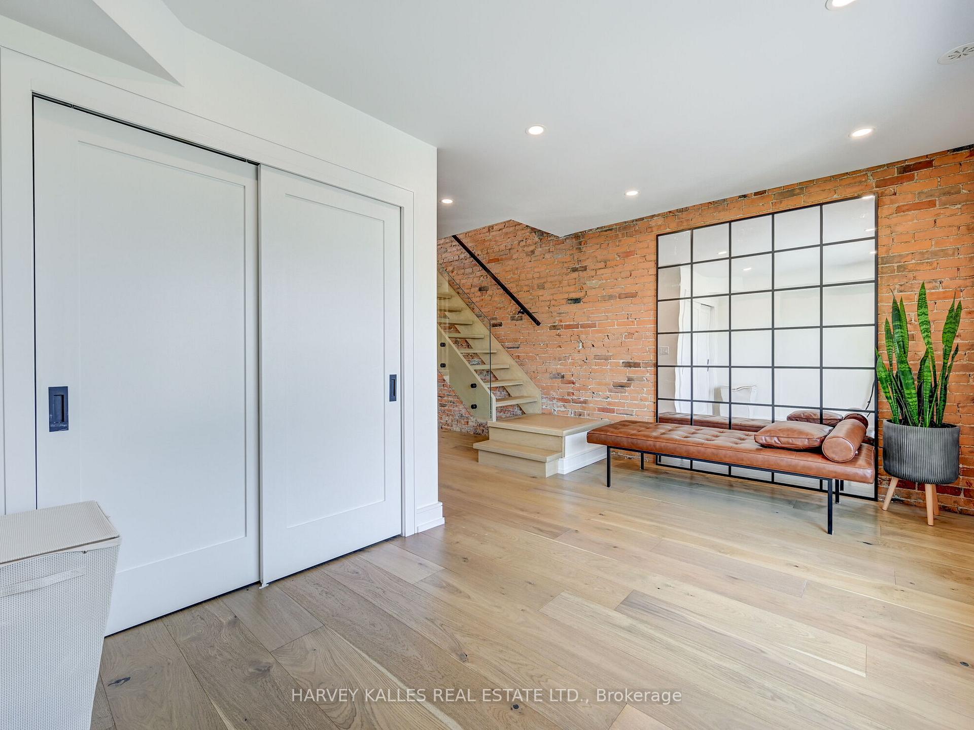 Photo 12 of Unit Upper, 885 Dundas Street W, Toronto, Trinity-Bellwoods — HOMEH