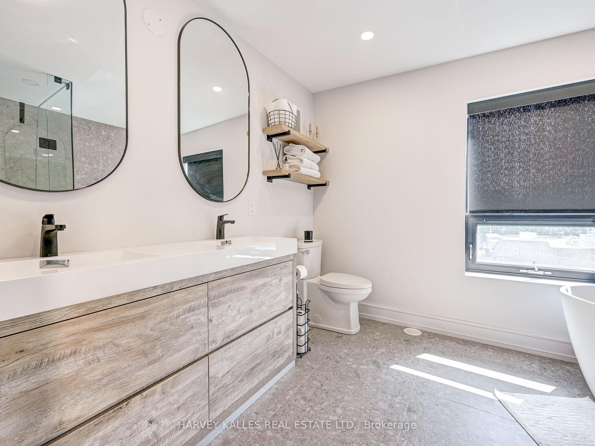 Photo 23 of Unit Upper, 885 Dundas Street W, Toronto, Trinity-Bellwoods — HOMEH