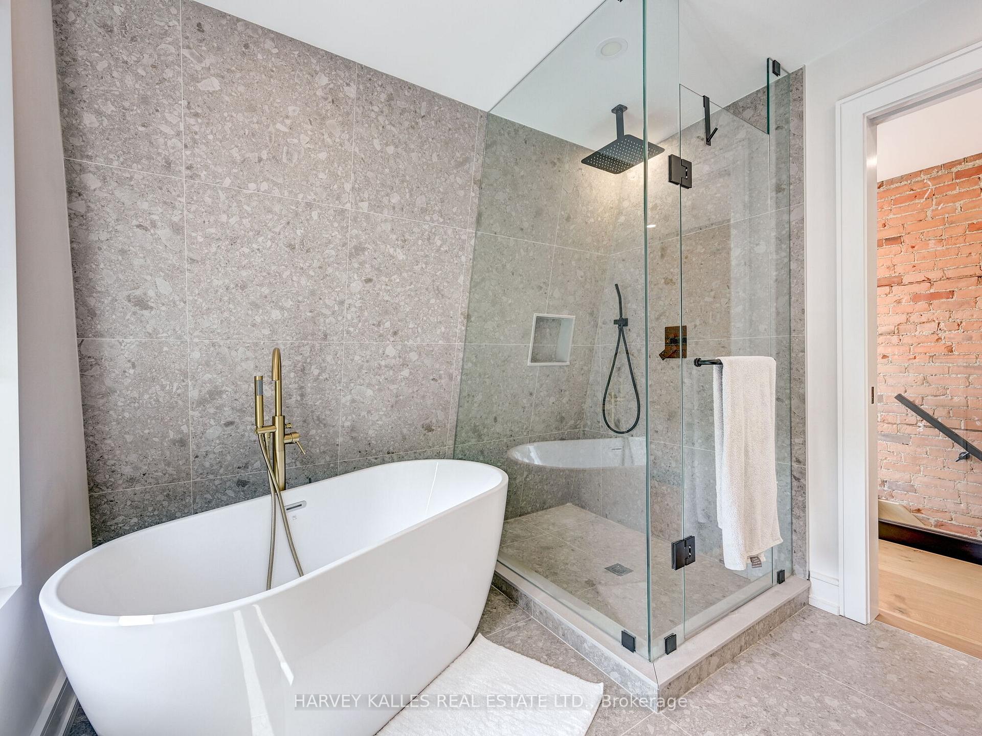 Photo 21 of Unit Upper, 885 Dundas Street W, Toronto, Trinity-Bellwoods — HOMEH