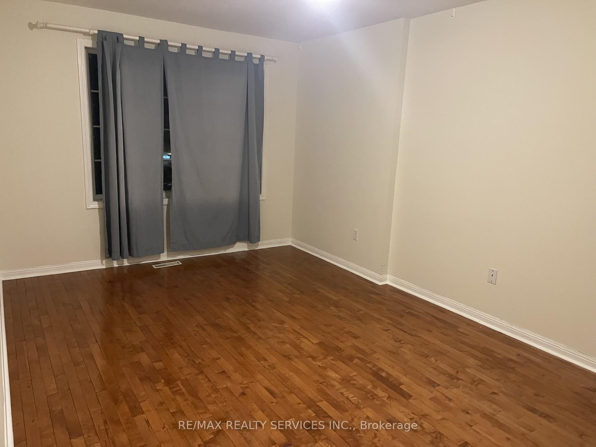 Photo 5 of 7 Springhurst Avenue, Brampton, Fletcher's Meadow — HOMEH