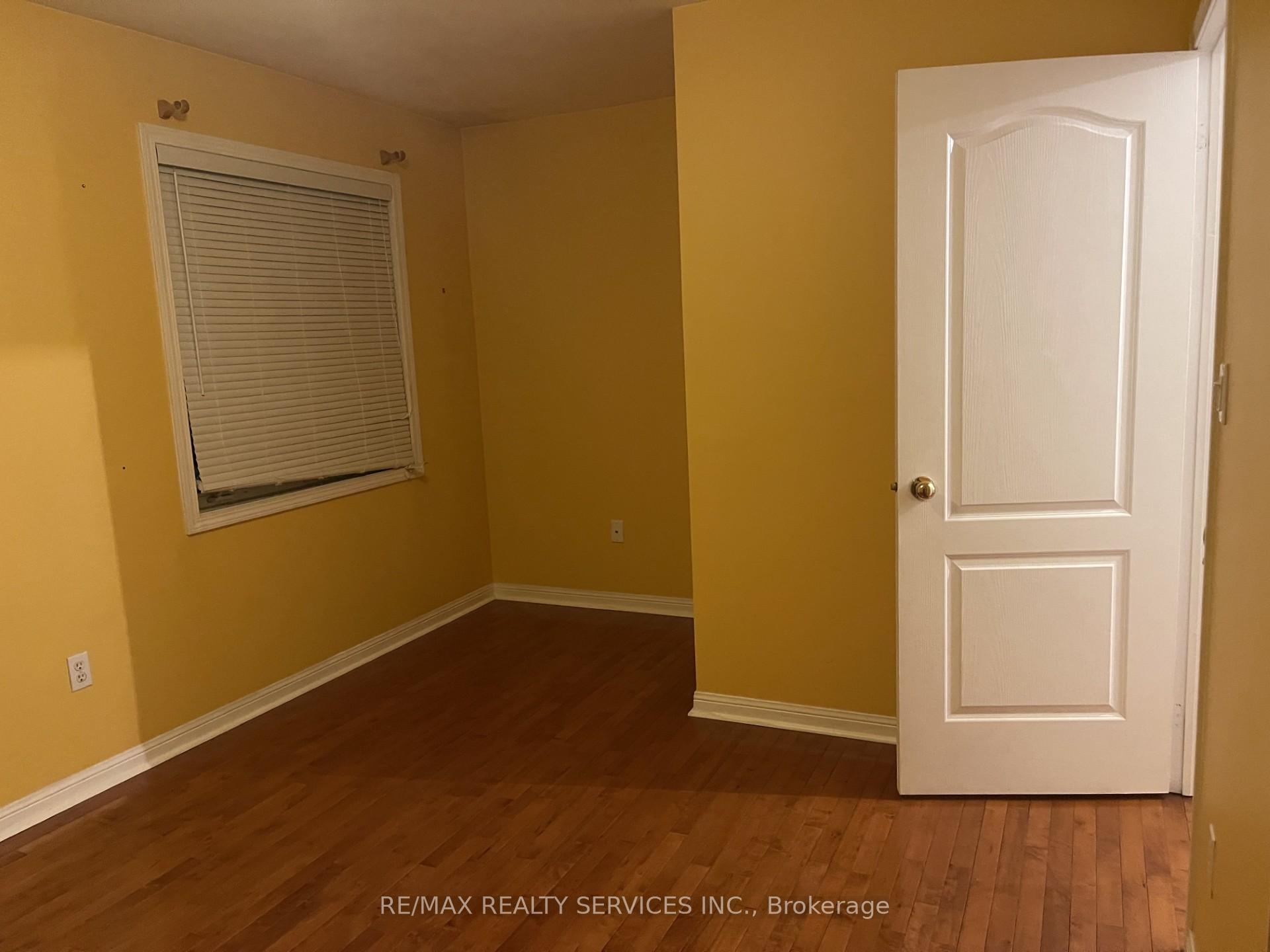 Photo 9 of 7 Springhurst Avenue, Brampton, Fletcher's Meadow — HOMEH