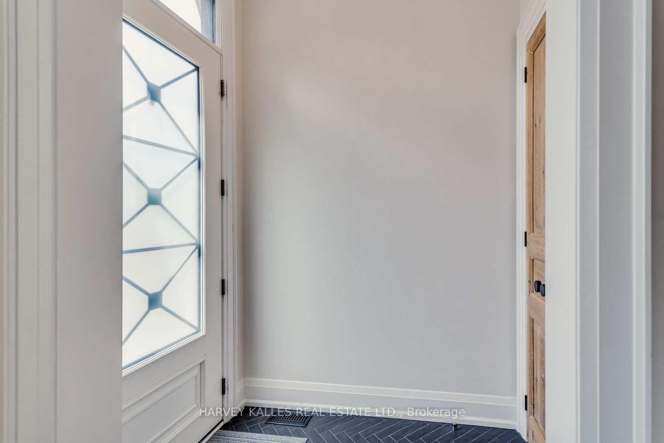 Photo 11 of 45 Cuthbert Crescent, Toronto, Mount Pleasant West — HOMEH