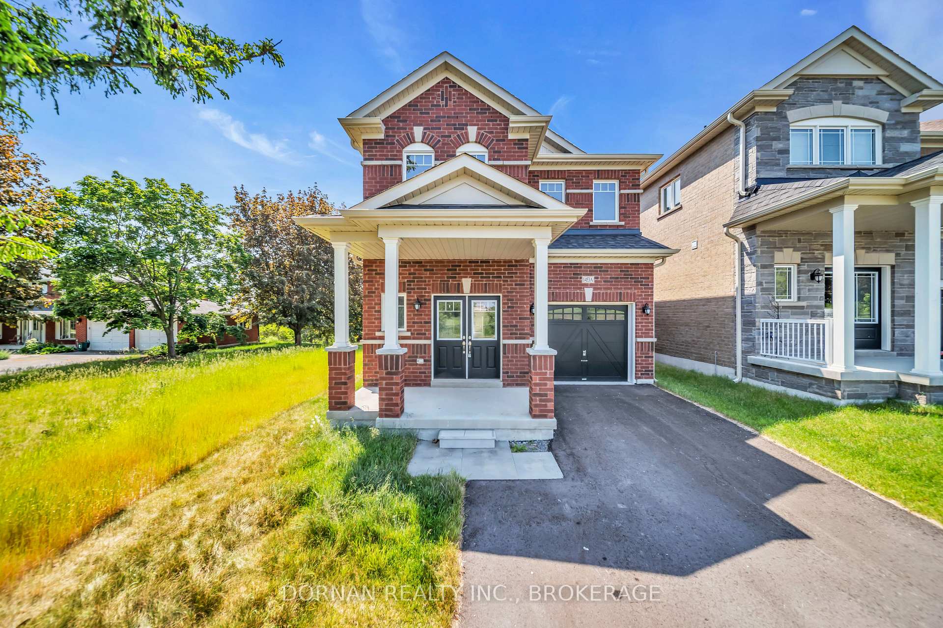 Front of 1453A Gord Vinson Avenue