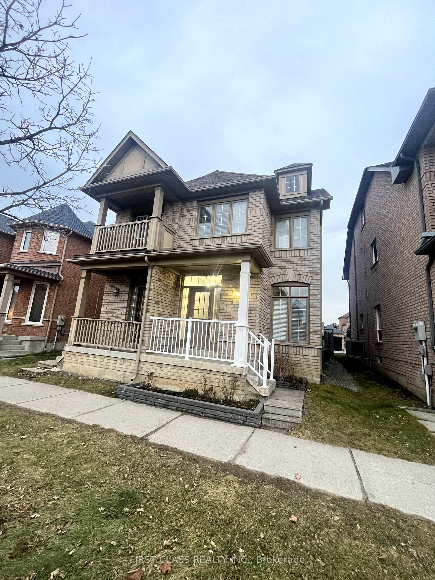 Front of 231 Bur Oak Avenue