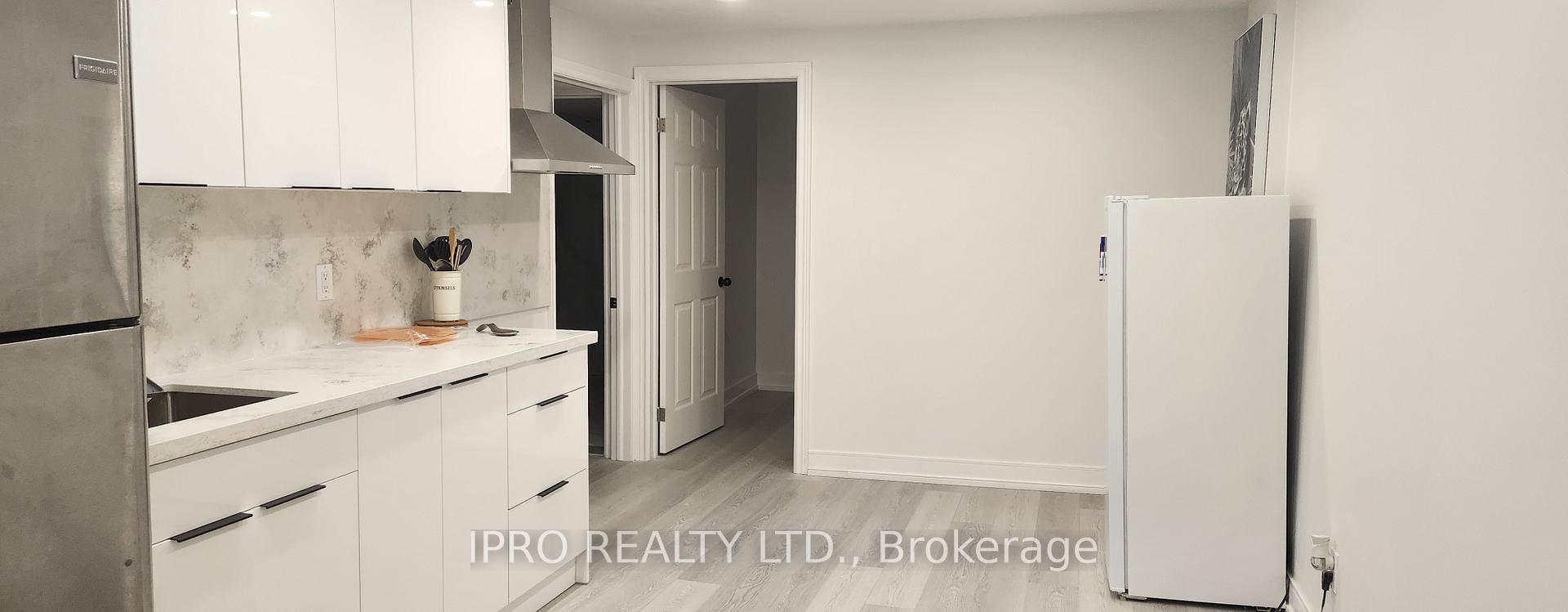 Photo 10 of 590 Bon Echo Drive, Oshawa, Lakeview — HOMEH