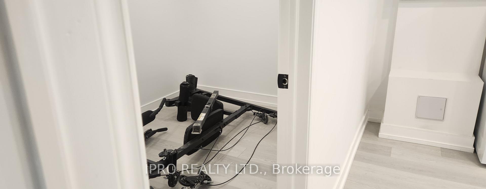 Photo 13 of 590 Bon Echo Drive, Oshawa, Lakeview — HOMEH