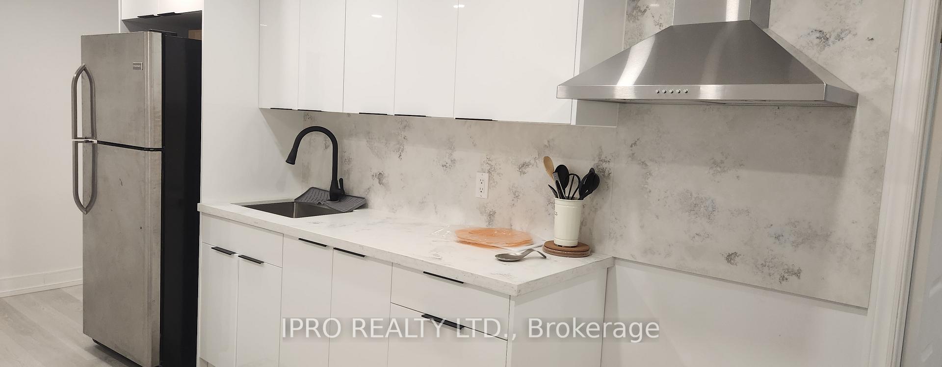 Photo 2 of 590 Bon Echo Drive, Oshawa, Lakeview — HOMEH