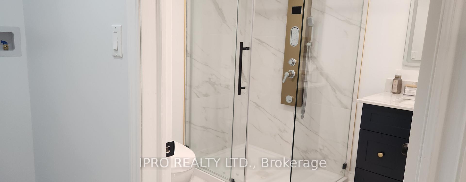 Photo 4 of 590 Bon Echo Drive, Oshawa, Lakeview — HOMEH