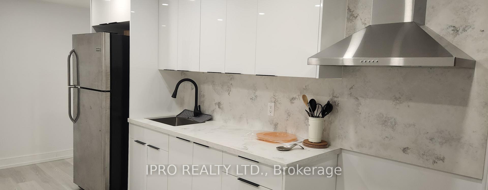 Photo 15 of 590 Bon Echo Drive, Oshawa, Lakeview — HOMEH