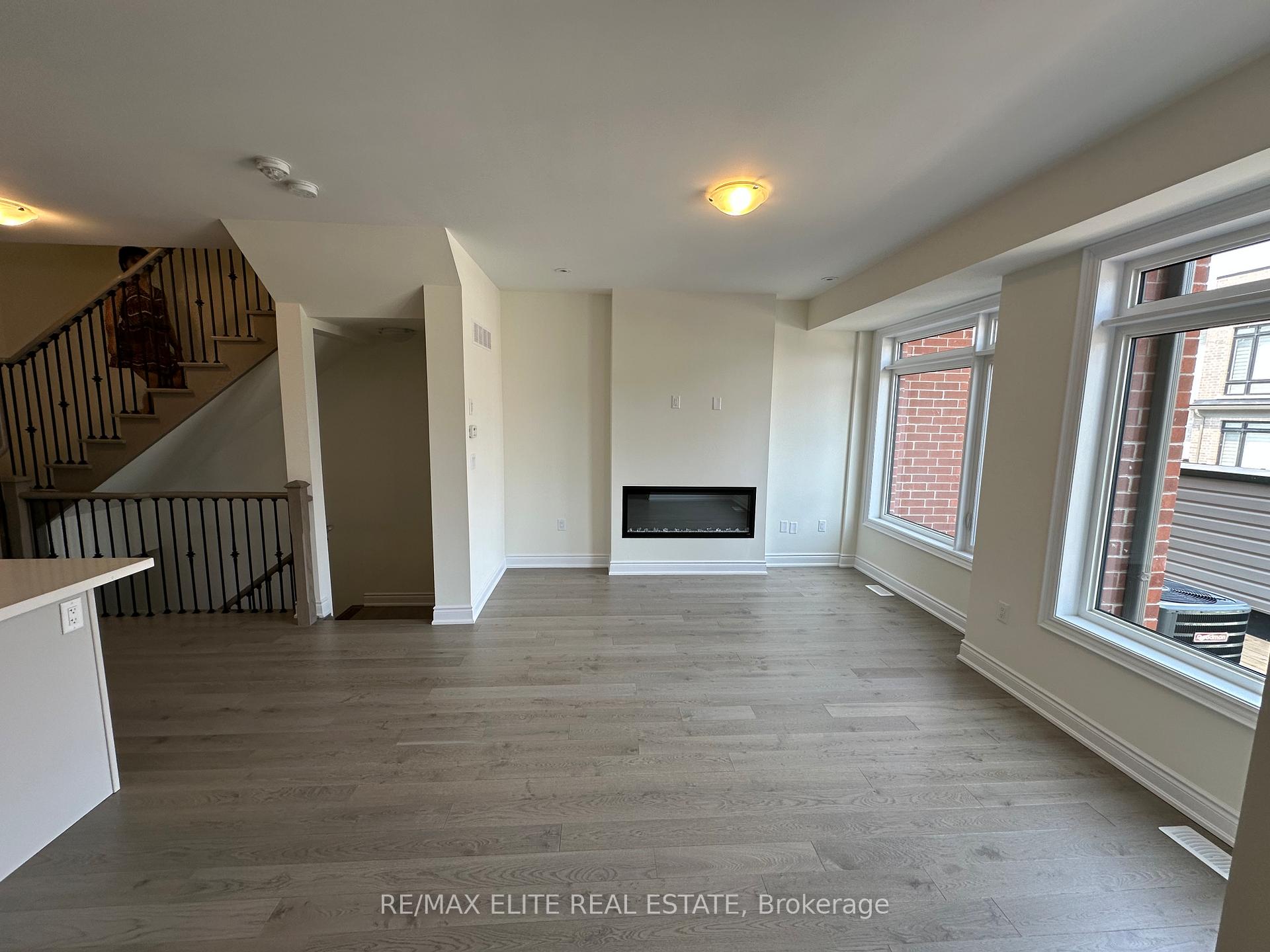 Photo 7 of 10 Griffith St, Aurora, Bayview Northeast — HOMEH