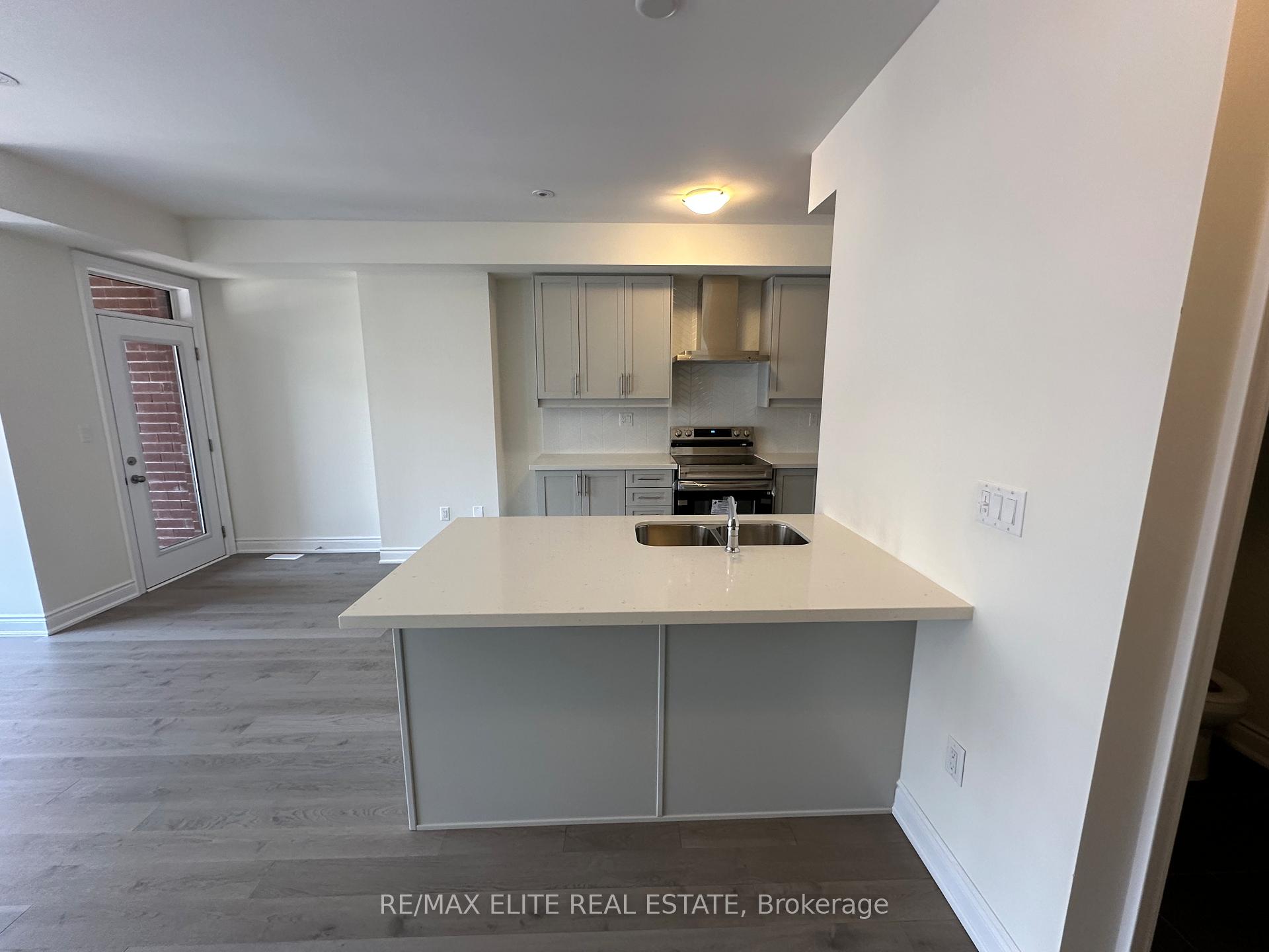 Photo 8 of 10 Griffith St, Aurora, Bayview Northeast — HOMEH