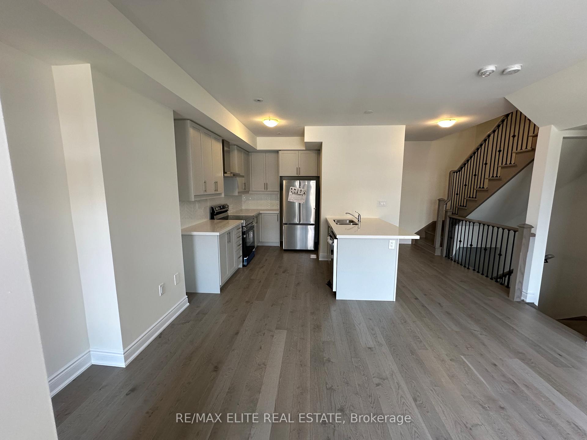 Photo 12 of 10 Griffith St, Aurora, Bayview Northeast — HOMEH