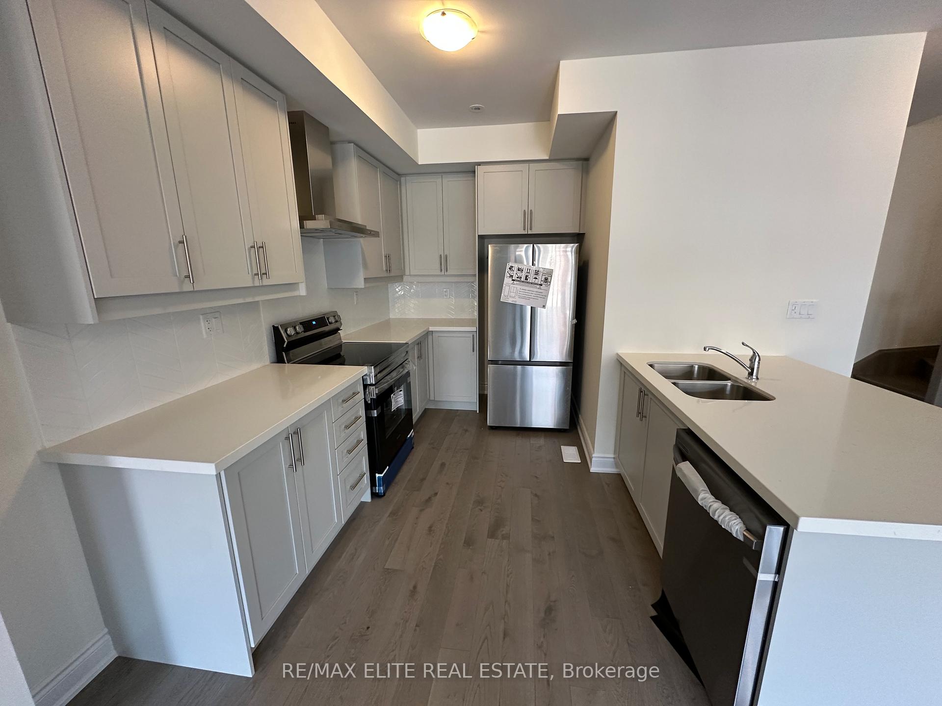 Photo 3 of 10 Griffith St, Aurora, Bayview Northeast — HOMEH