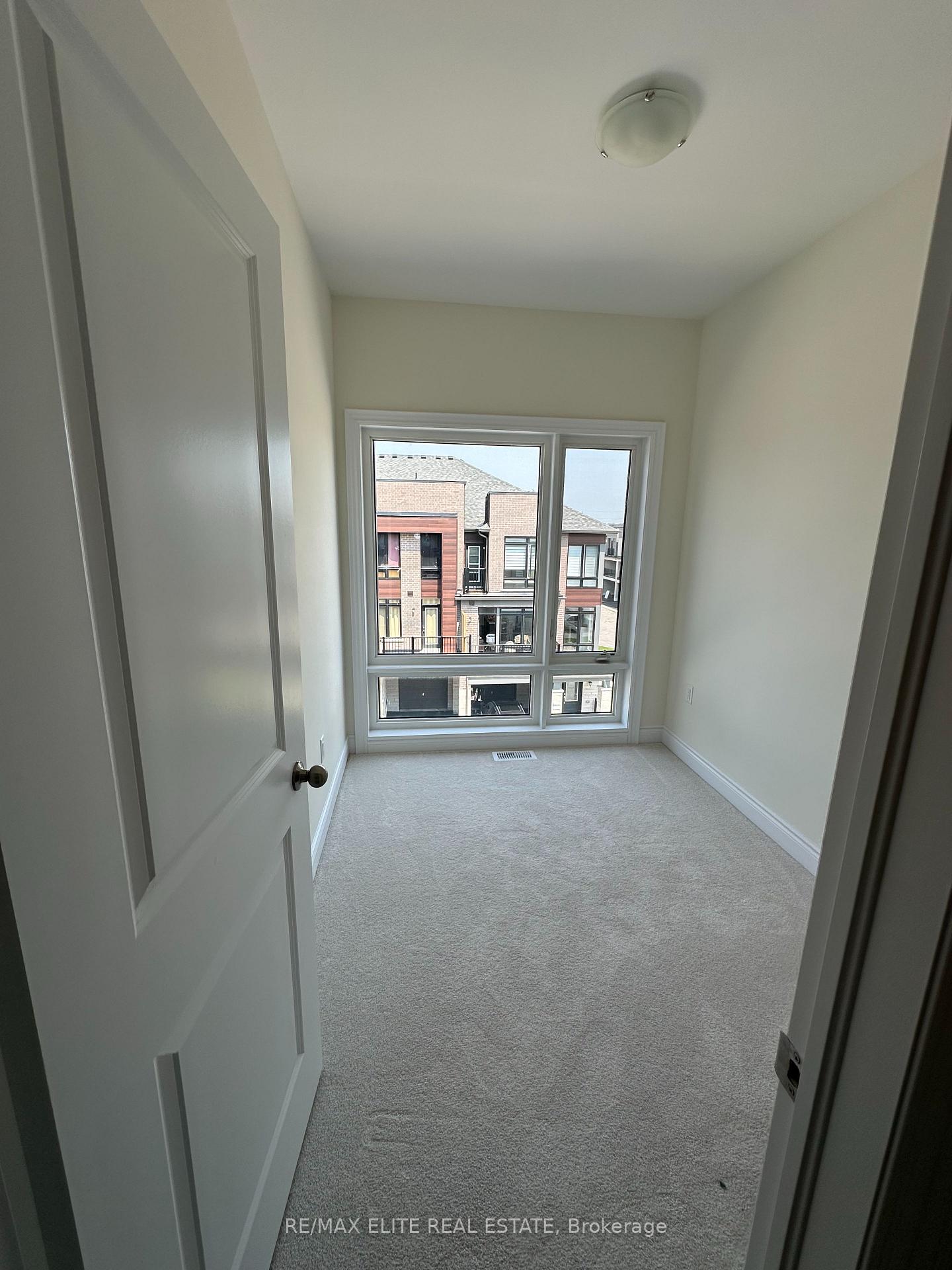 Photo 5 of 10 Griffith St, Aurora, Bayview Northeast — HOMEH