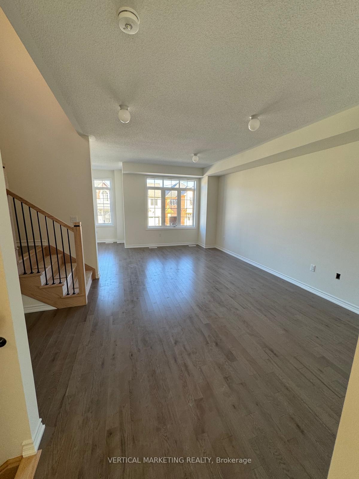 Photo 3 of 2544 Hibiscus Drive, Pickering, Rural Pickering — HOMEH