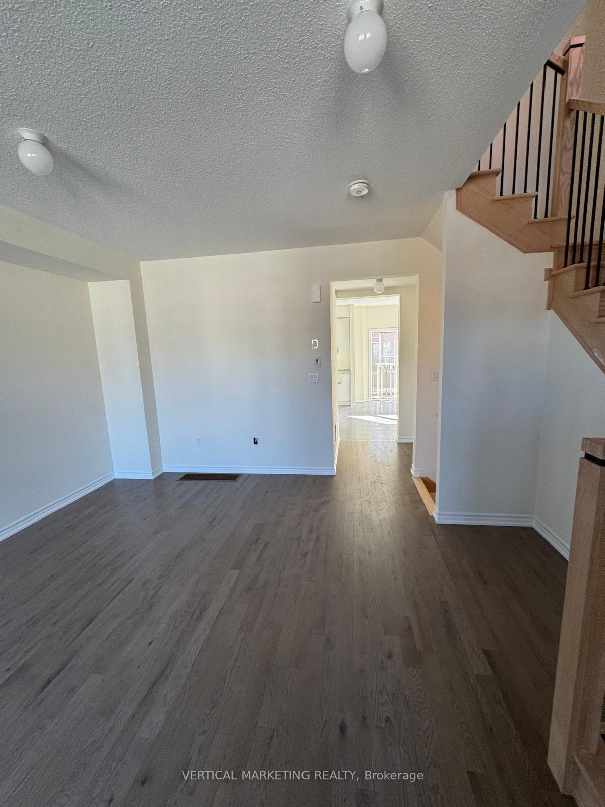Photo 4 of 2544 Hibiscus Drive, Pickering, Rural Pickering — HOMEH
