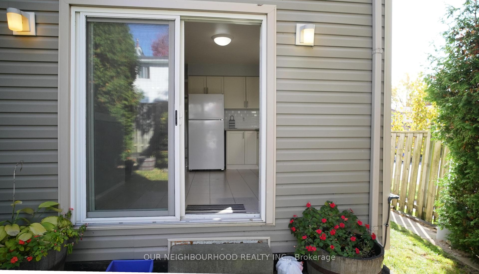 Photo 4 of 830 Cavan Court, Oshawa, Vanier — HOMEH