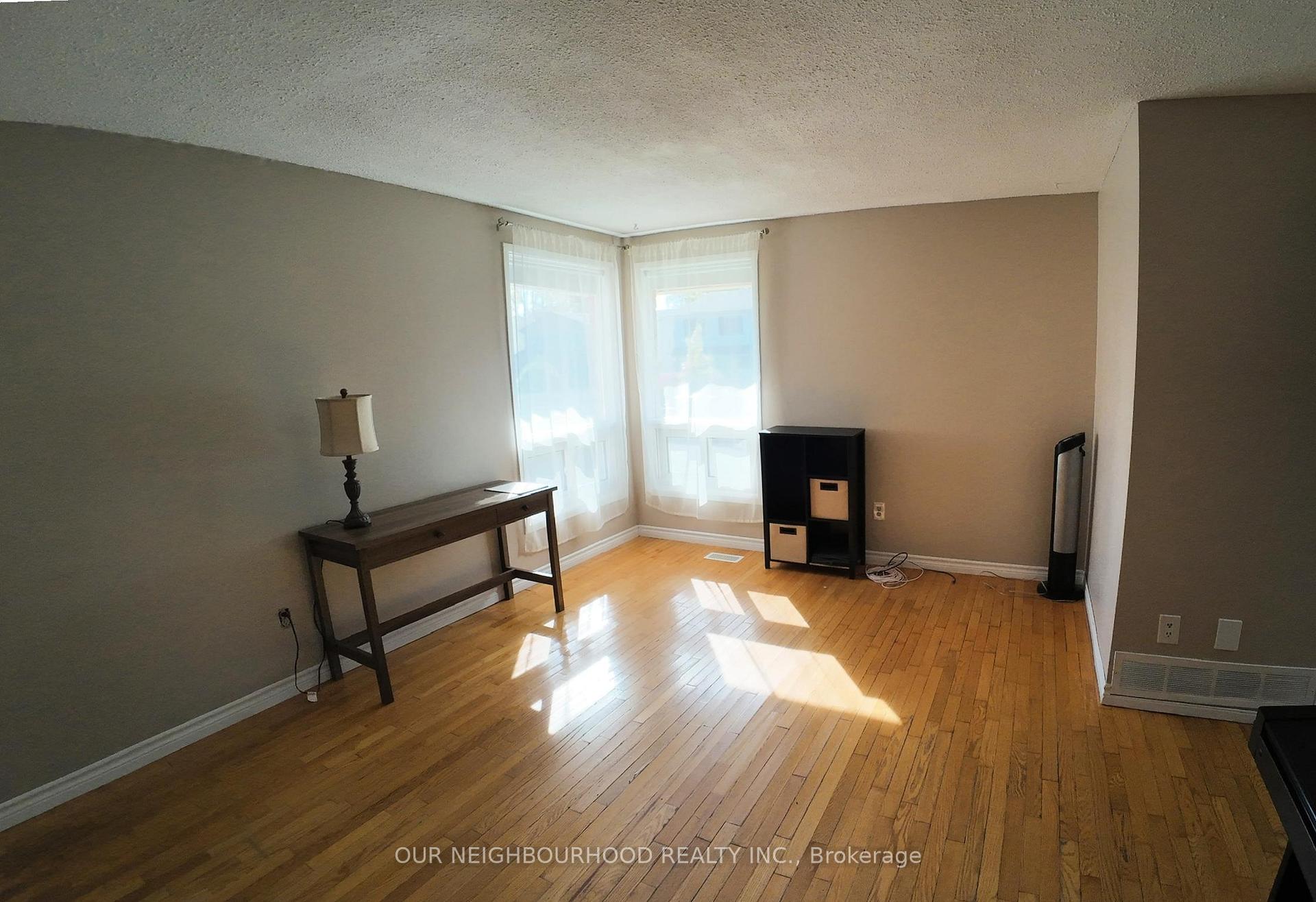 Photo 16 of 830 Cavan Court, Oshawa, Vanier — HOMEH
