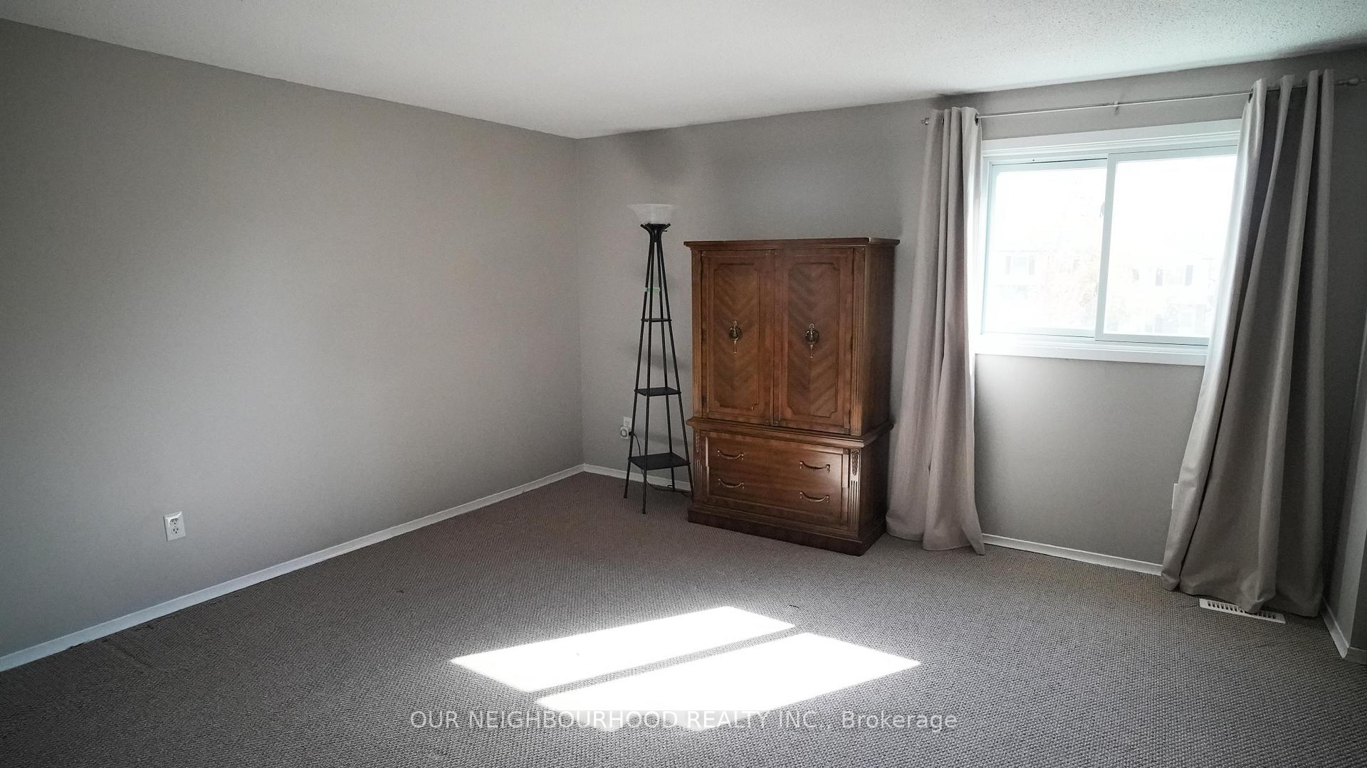 Photo 13 of 830 Cavan Court, Oshawa, Vanier — HOMEH