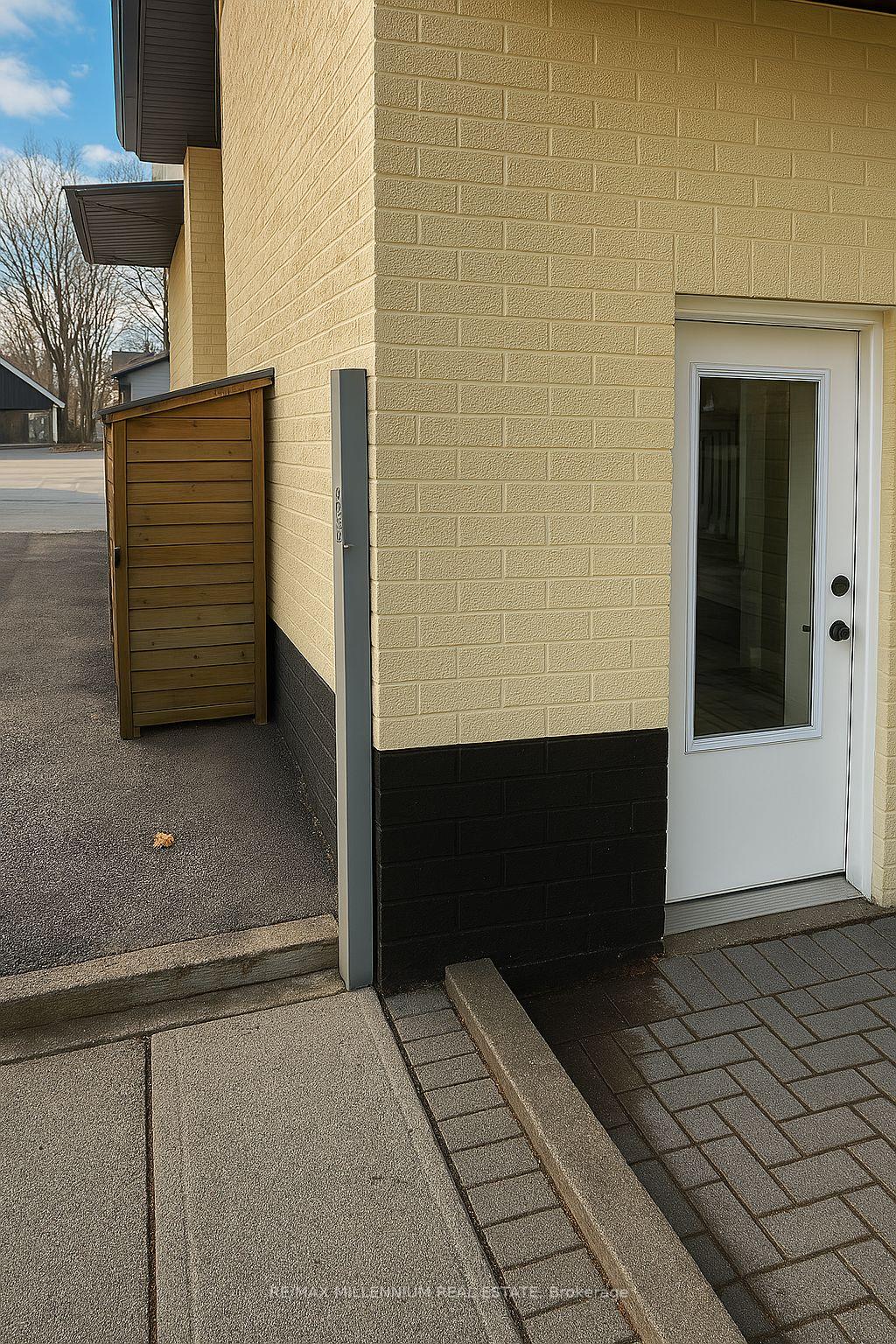 Photo 2 of Unit LOWER, 92 Clarence Street, Vaughan, West Woodbridge — HOMEH