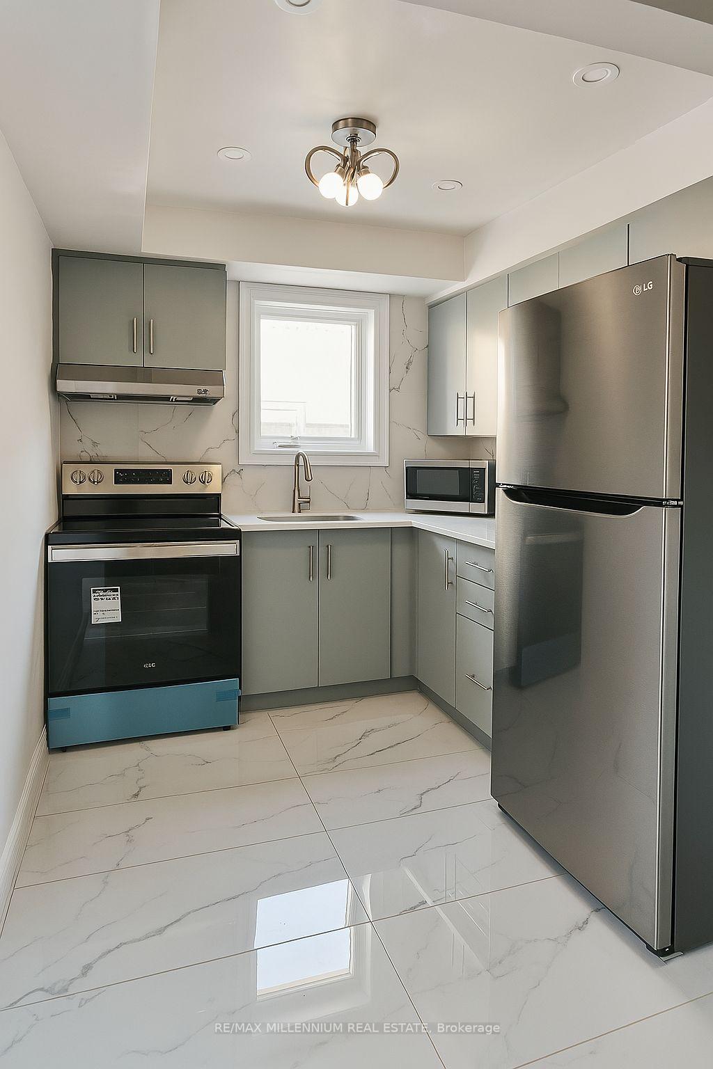 Photo 4 of Unit LOWER, 92 Clarence Street, Vaughan, West Woodbridge — HOMEH
