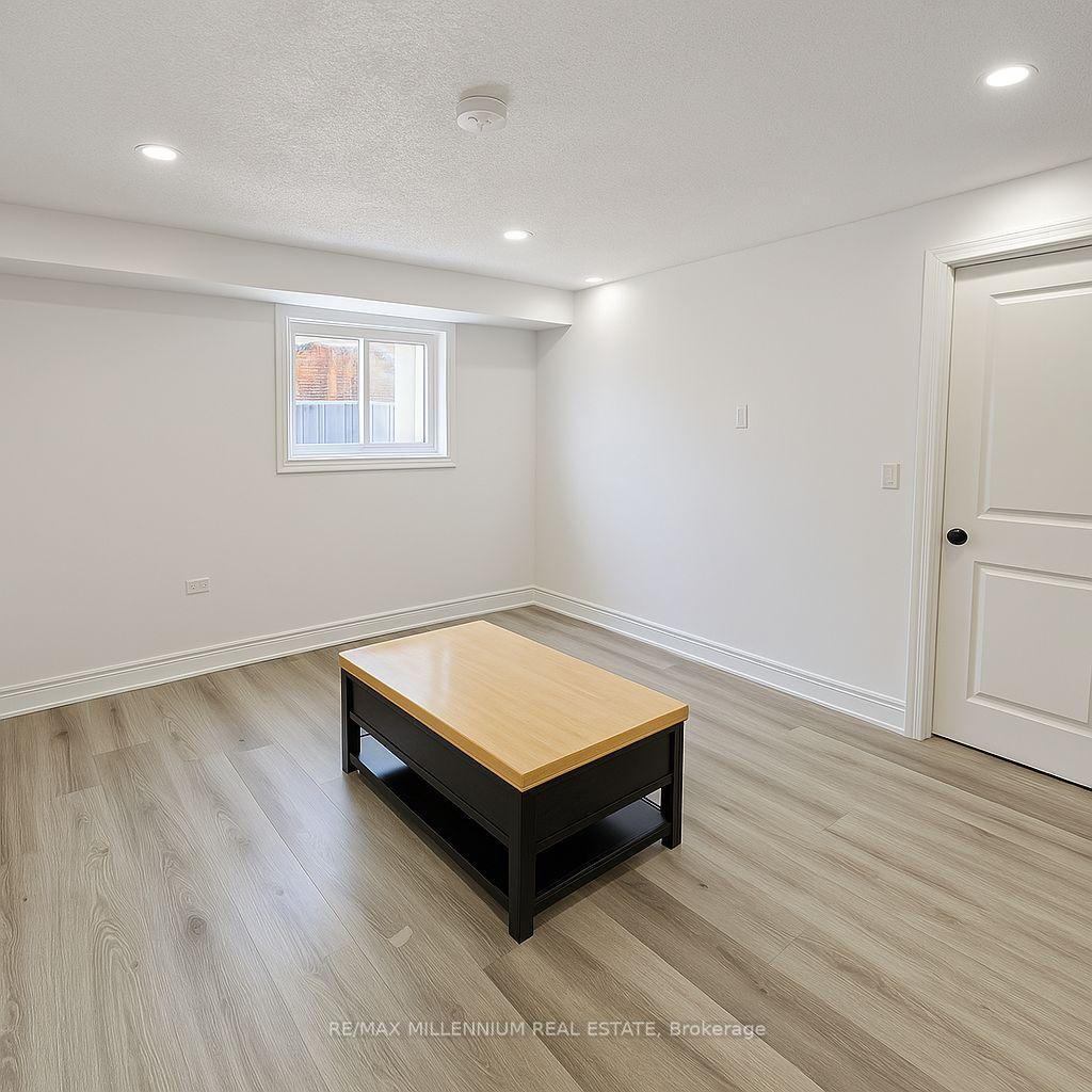 Photo 6 of Unit LOWER, 92 Clarence Street, Vaughan, West Woodbridge — HOMEH