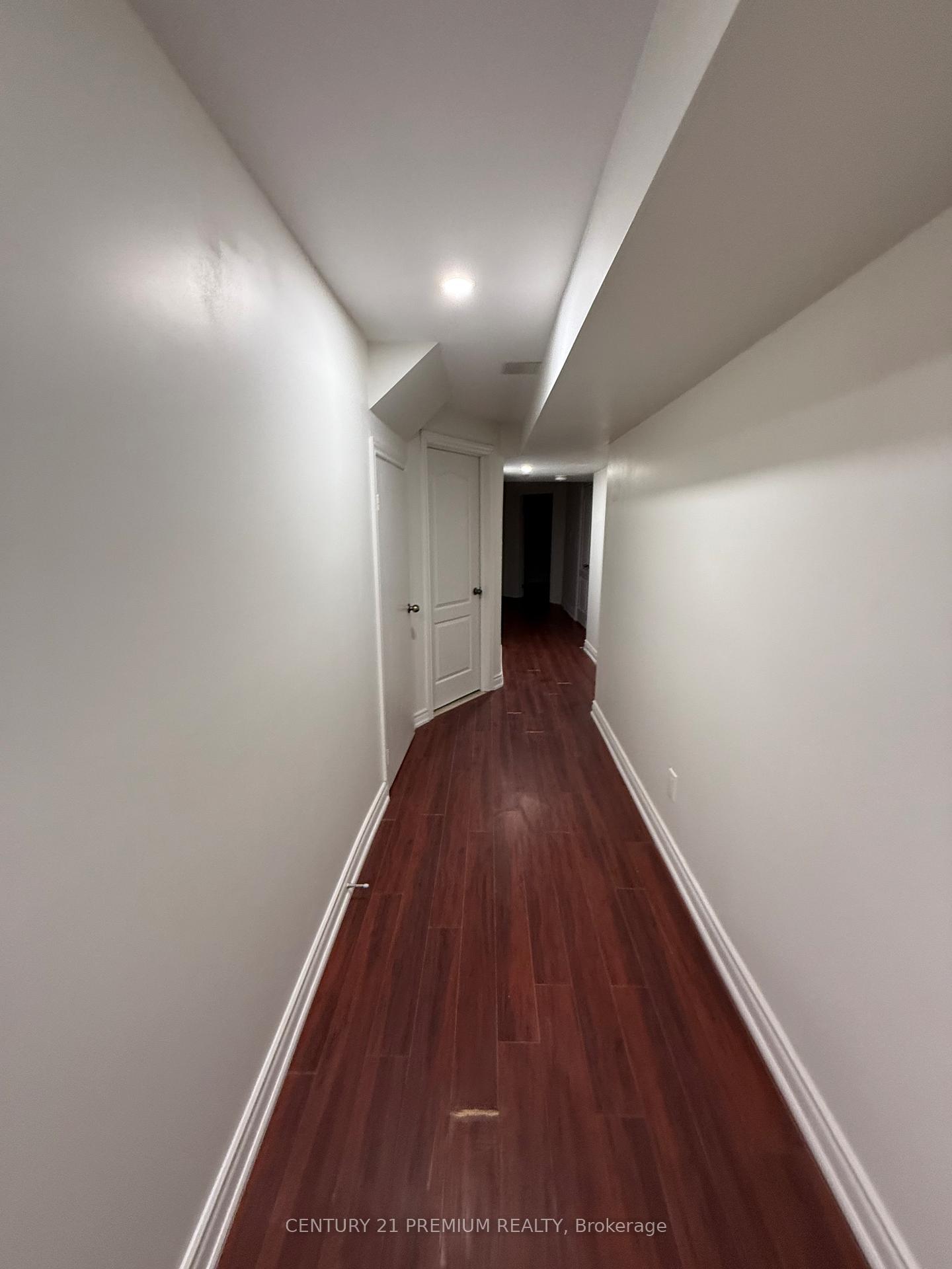 Photo 6 of Unit Bsmt, 33 Versailles Crescent, Brampton, Bram East — HOMEH