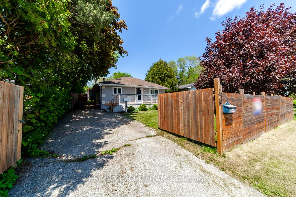 Photo 2 of Unit A, 278 Pasadena Drive, Georgina, Keswick South — HOMEH