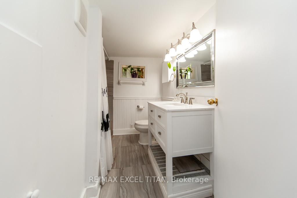 Photo 13 of Unit A, 278 Pasadena Drive, Georgina, Keswick South — HOMEH