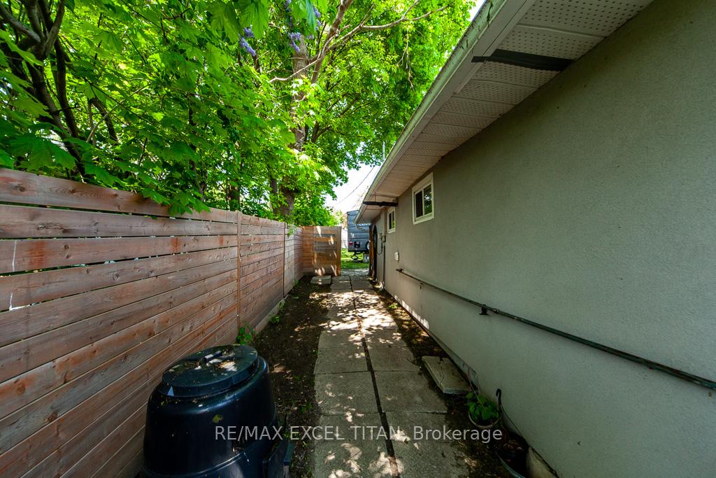 Photo 22 of Unit A, 278 Pasadena Drive, Georgina, Keswick South — HOMEH