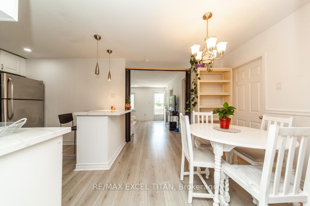 Photo 5 of Unit B, 278 Pasadena Drive, Georgina, Keswick South — HOMEH