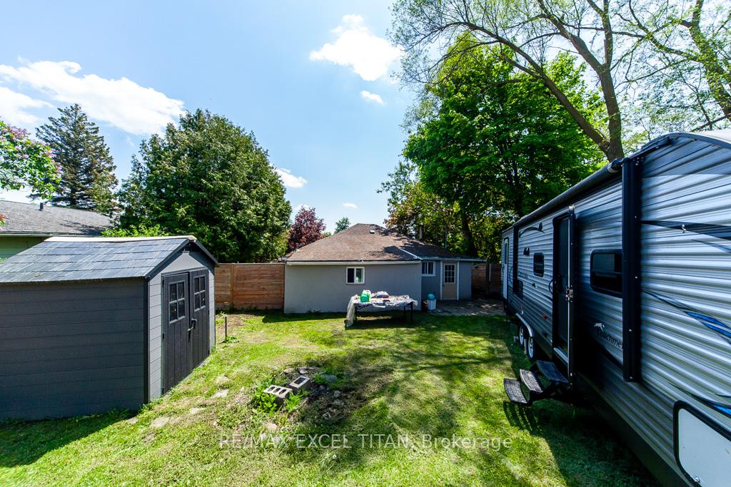 Photo 25 of Unit B, 278 Pasadena Drive, Georgina, Keswick South — HOMEH
