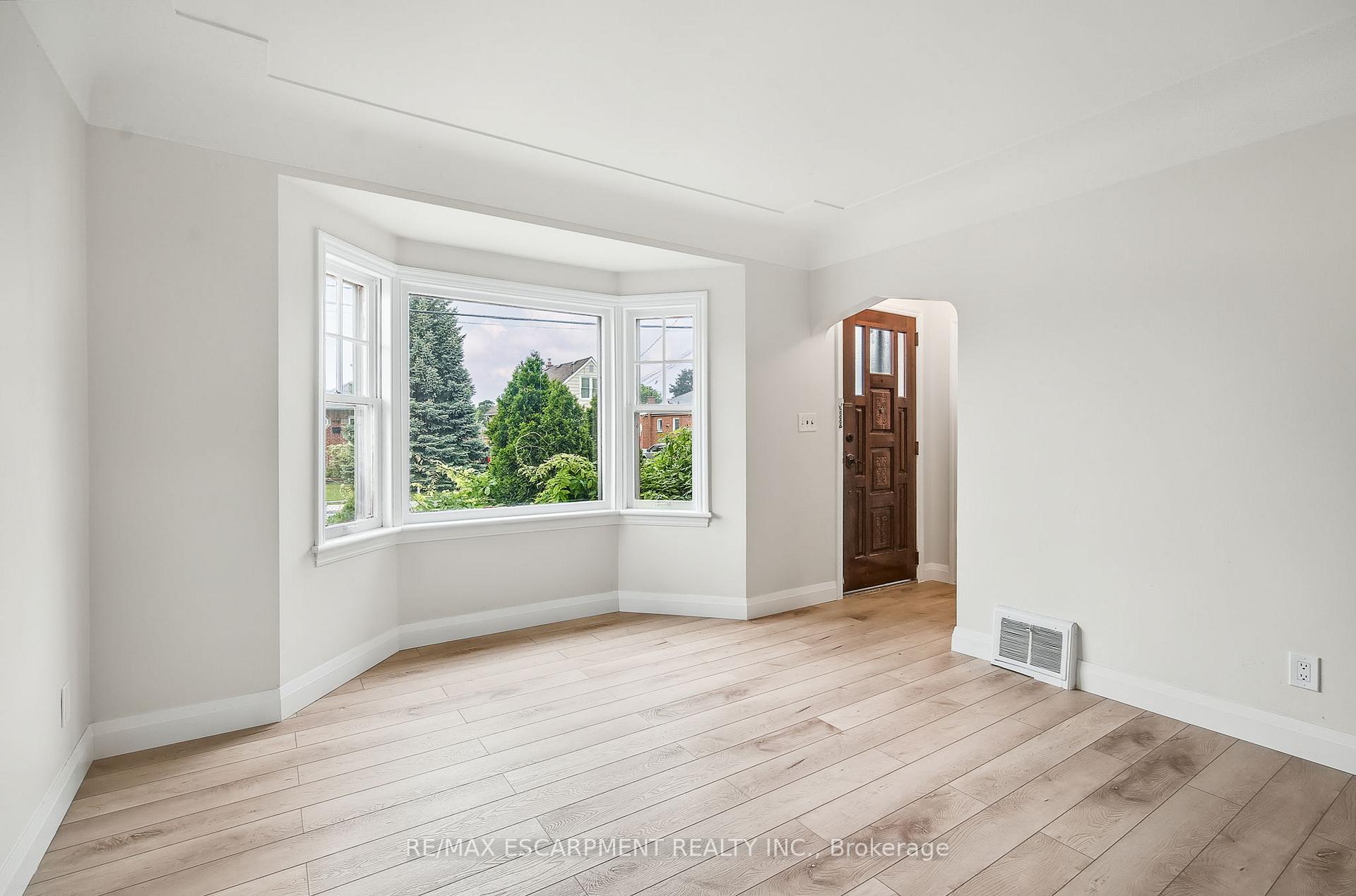 Photo 11 of 287 Montrose Avenue, Hamilton, Rosedale — HOMEH